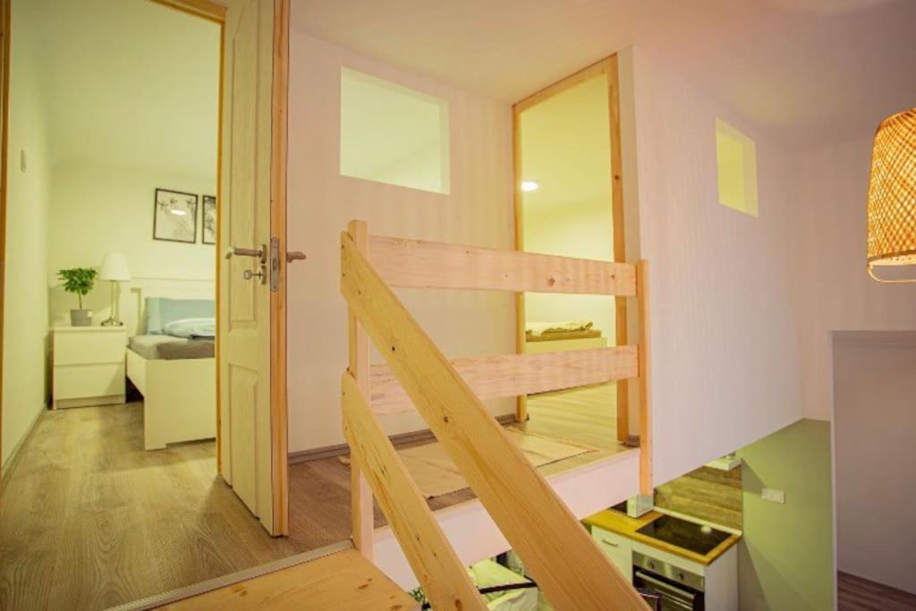 Cosy 2 Bedroom Flat In Akacfa St., Sol Budapest Bagian luar foto