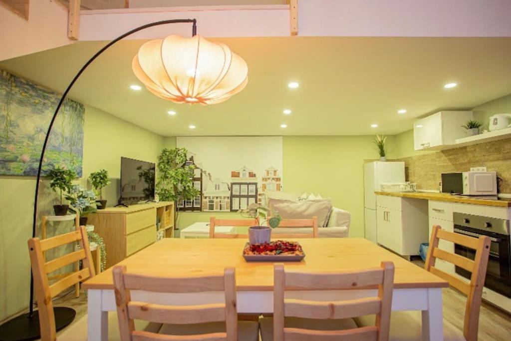 Cosy 2 Bedroom Flat In Akacfa St., Sol Budapest Bagian luar foto